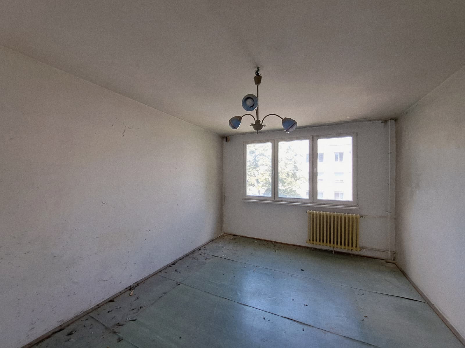 Apartament 3 cam. dec – Drumul Taberei–Valea Ialomiței – etaj 3 – bloc anvelopat