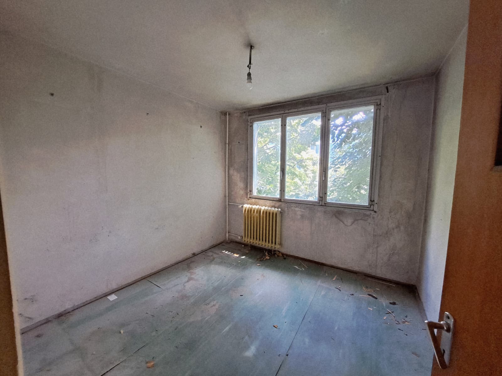 Apartament 3 cam. dec – Drumul Taberei–Valea Ialomiței – etaj 3 – bloc anvelopat