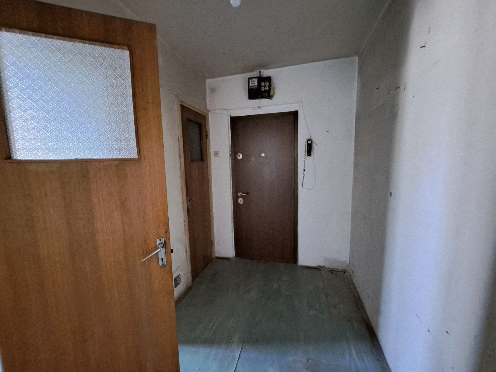 Apartament 3 cam. dec – Drumul Taberei–Valea Ialomiței – etaj 3 – bloc anvelopat