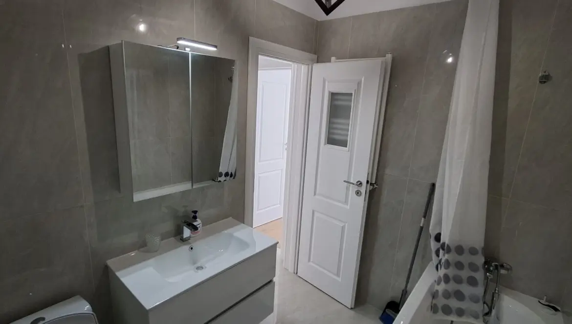 3 CAMERE | 80 MP | PREMIUM & ULTRAMODERN | IMOBIL NOU | 2 BĂI | PARCARE