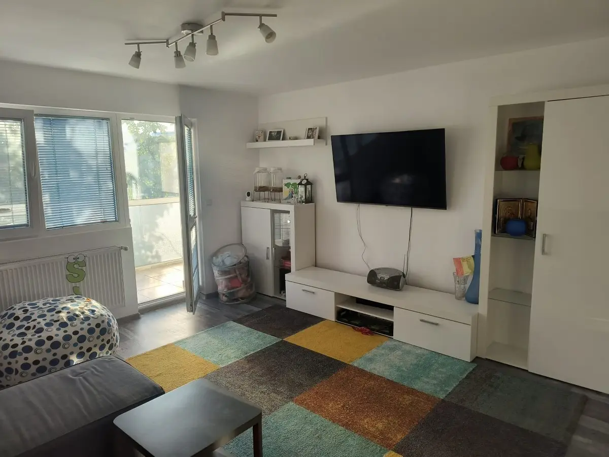 WhatsApp Image 2026-09-18 at 11.04.30 Apartament 3 camere de vânzare – Drumul Taberei, zona Compozitorilor