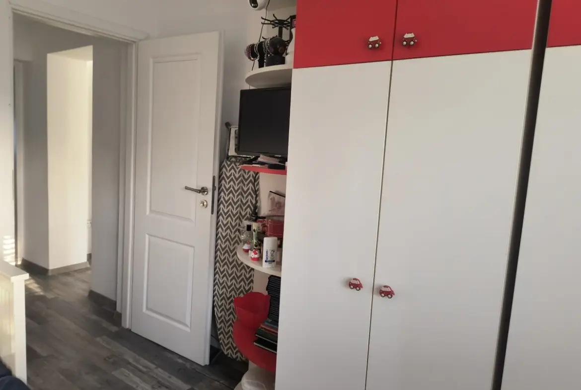 Apartament 3 camere de vânzare – Drumul Taberei, zona Compozitorilor