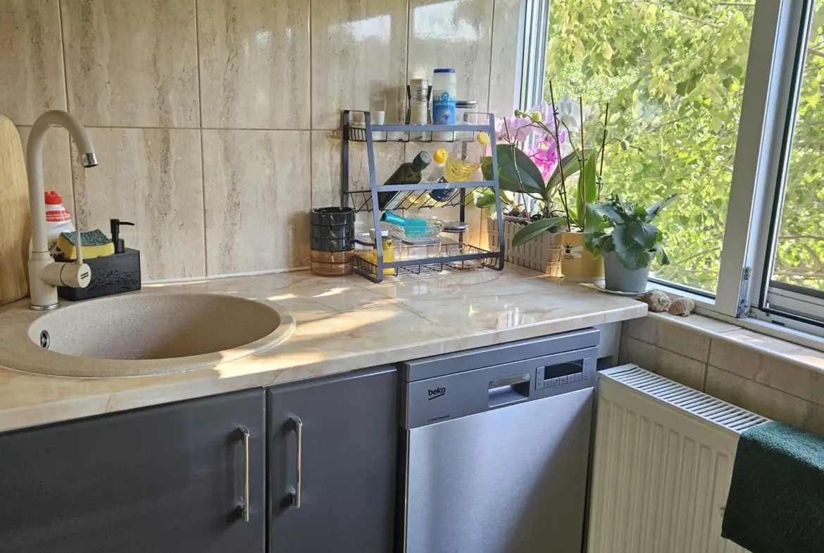 Apartament 3 camere, decomandat, de vânzare – Militari, zona Gorjului