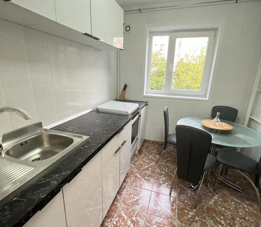 Apartament spațios cu 3 camere de închiriat – Drumul Taberei (Zona Favorit)