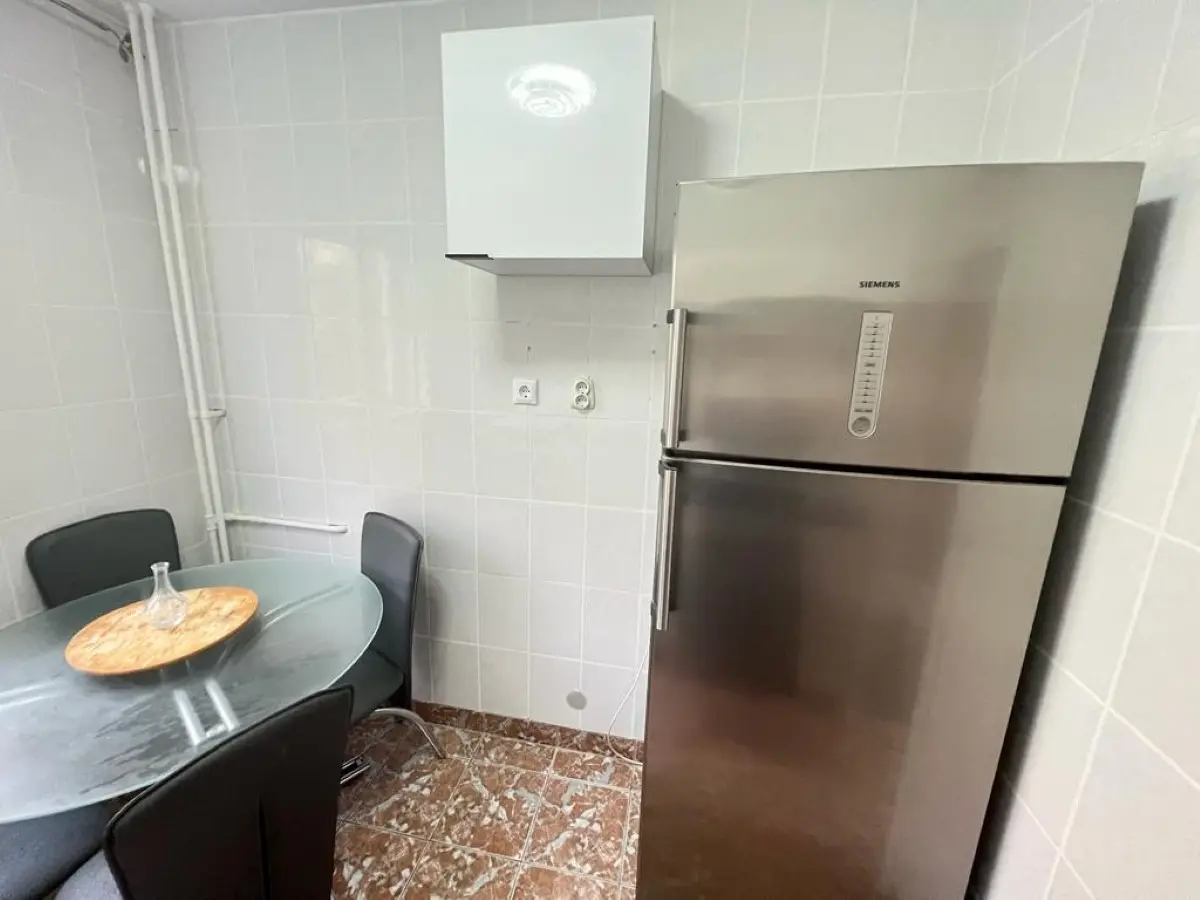 WhatsApp Image 2026-09-27 at 14.38.39 (4) Apartament spațios cu 3 camere de închiriat – Drumul Taberei (Zona Favorit)