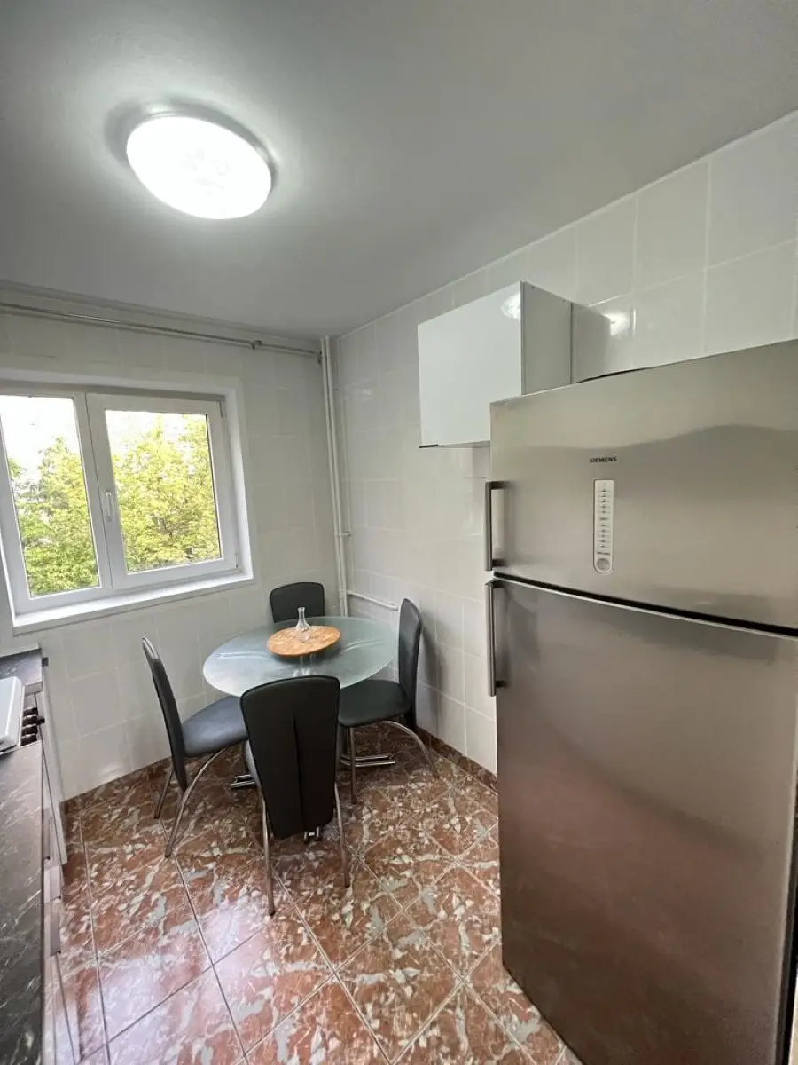 WhatsApp Image 2026-09-27 at 14.38.39 Apartament spațios cu 3 camere de închiriat – Drumul Taberei (Zona Favorit)