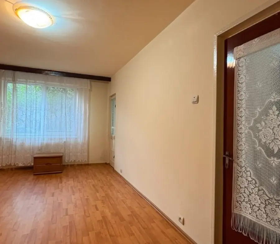 Crângași – Piață | 2 Camere Decomandat, Etaj 3/8, Bloc Anvelopat – Ideal Investiție