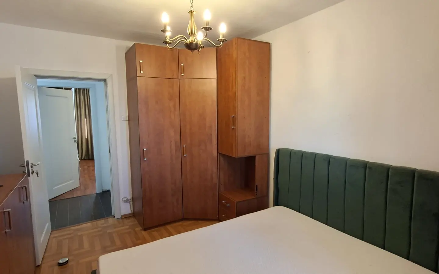 WhatsApp Image 2026-10-04 at 16.37.16 Apartament 3 camere, Drumul Taberei – Plaza, centrală proprie, complet mobilat