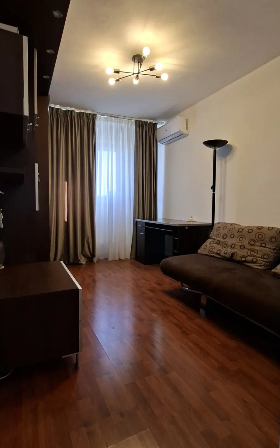 WhatsApp Image 2026-10-04 at 16.37.17 (1) Apartament 3 camere, Drumul Taberei – Plaza, centrală proprie, complet mobilat