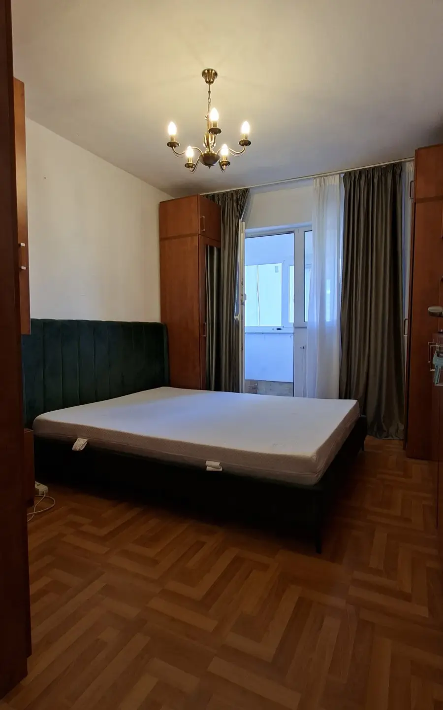 WhatsApp Image 2026-10-04 at 16.37.17 Apartament 3 camere, Drumul Taberei – Plaza, centrală proprie, complet mobilat