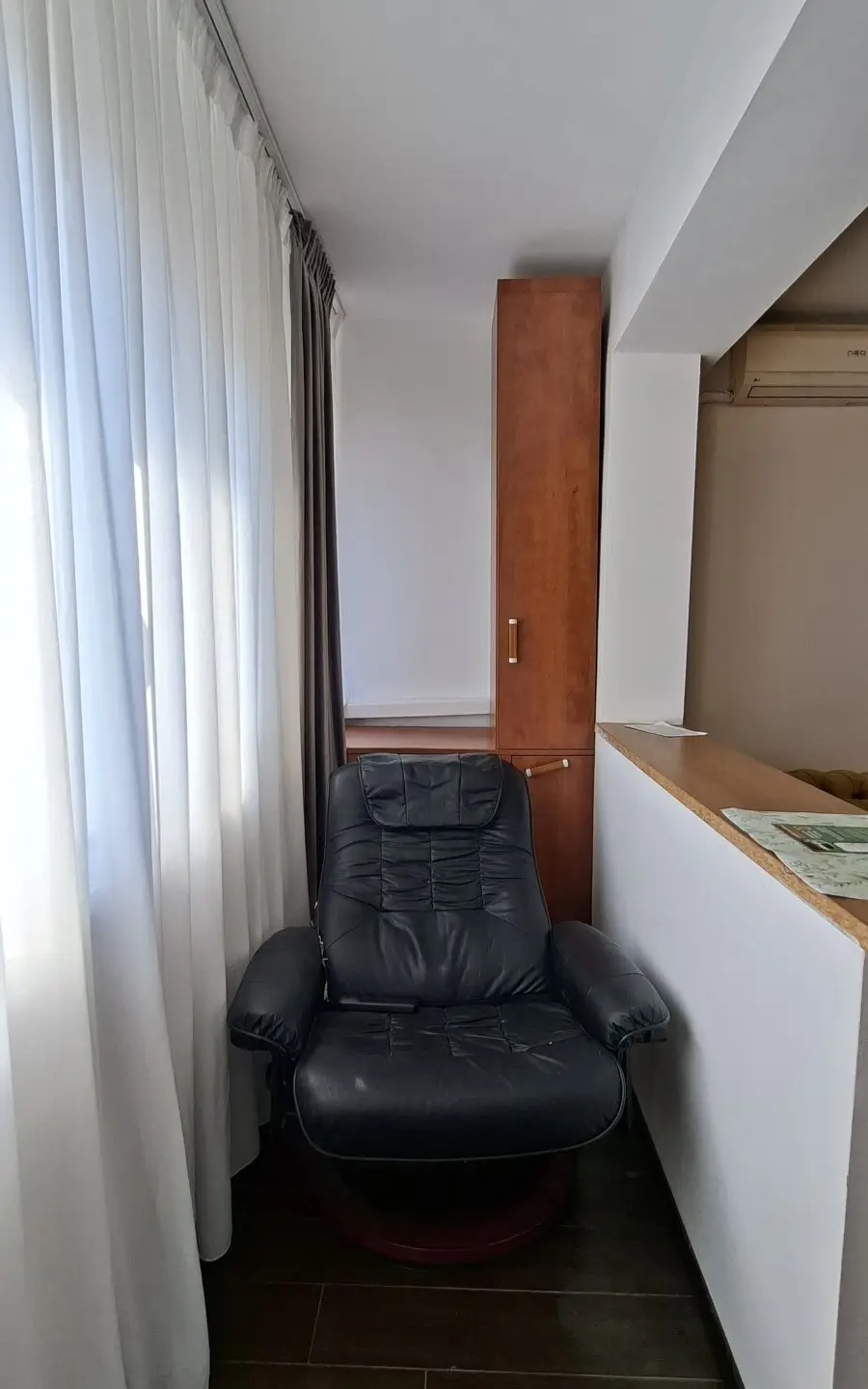 WhatsApp Image 2026-10-04 at 16.37.20 (2) Apartament 3 camere, Drumul Taberei – Plaza, centrală proprie, complet mobilat