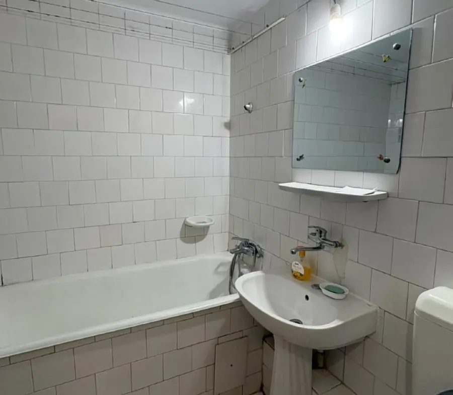 Crângași – Piață | 2 Camere Decomandat, Etaj 3/8, Bloc Anvelopat – Ideal Investiție