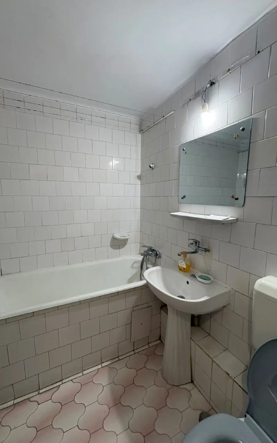 Crângași – Piață | 2 Camere Decomandat, Etaj 3/8, Bloc Anvelopat – Ideal Investiție
