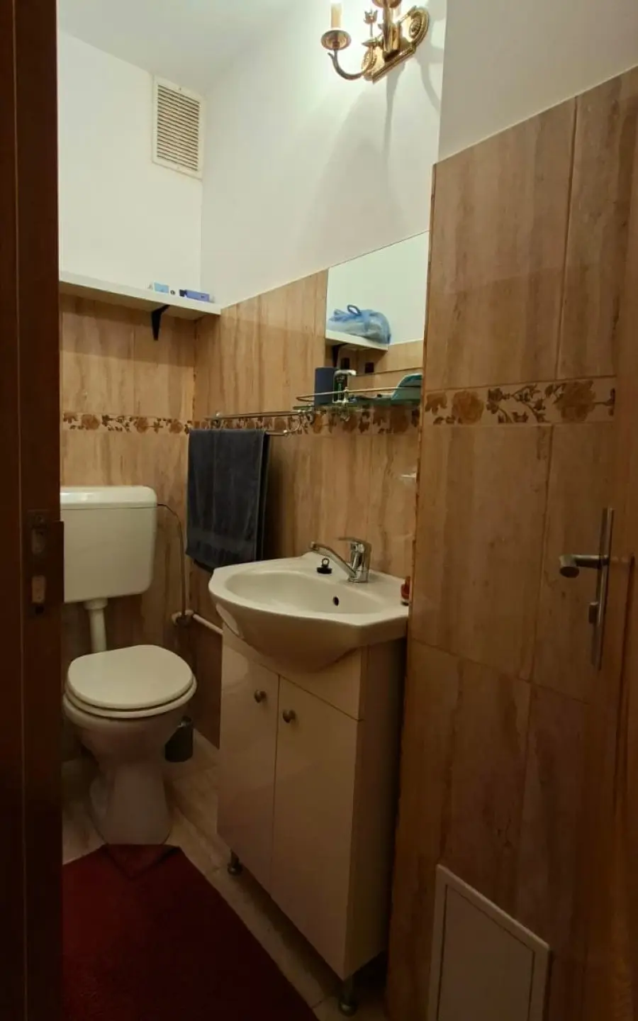 baie2 Apartament cald și luminos cu 3 camere, în zona Uverturii – Dezrobirii