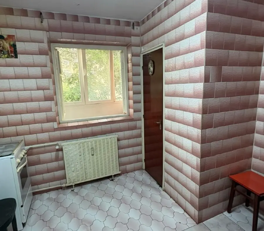 Crângași – Piață | 2 Camere Decomandat, Etaj 3/8, Bloc Anvelopat – Ideal Investiție