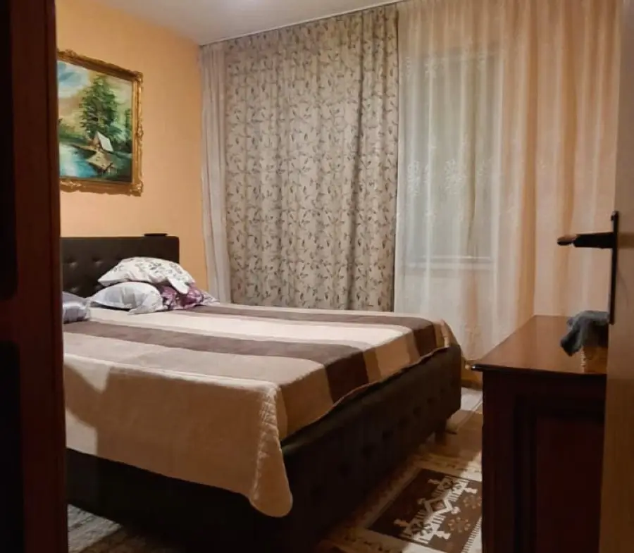 Apartament cald și luminos cu 3 camere, în zona Uverturii – Dezrobirii