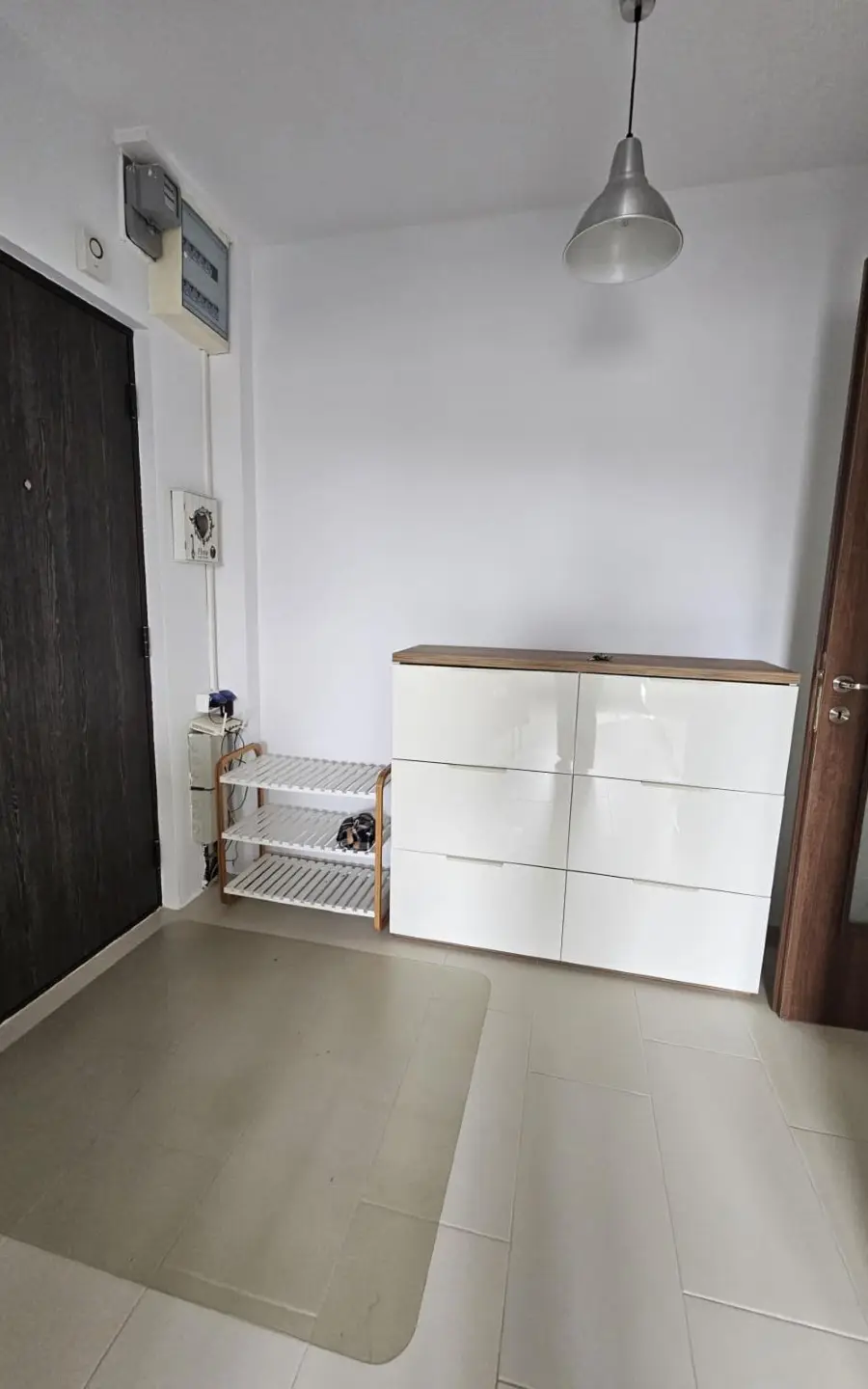 hol1 Acasă în Drumul Taberei – Zona Compozitorilor | 3 Camere + Loc Parcare ADP