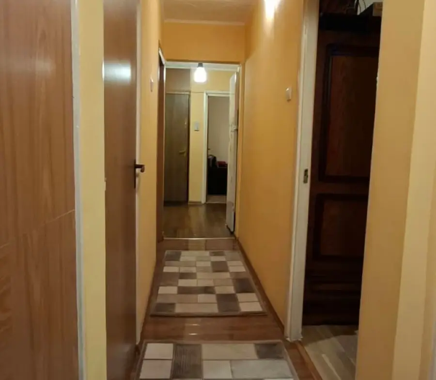 Apartament cald și luminos cu 3 camere, în zona Uverturii – Dezrobirii
