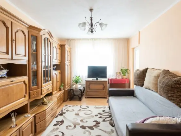 Apartament cald și luminos cu 3 camere, în zona Uverturii – Dezrobirii